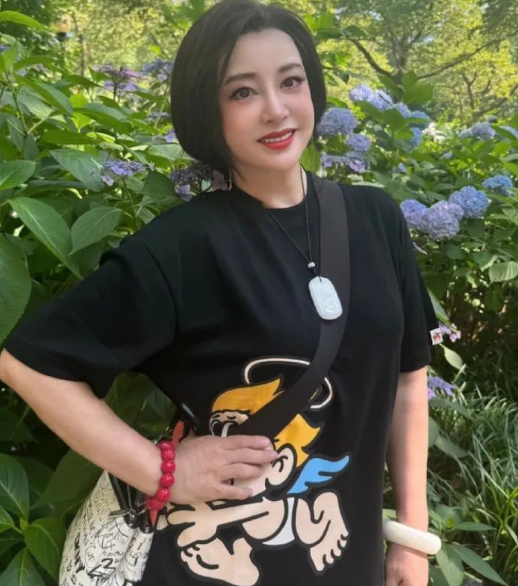 刘晓庆去世？网友炸锅了！本人亲自晒靓照回应（组图） - 3