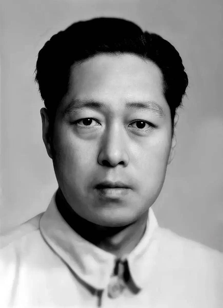 秦怡:新婚第3天就遭丈夫陈天国家暴,在防空洞里生女儿差点死去(组图) - 27