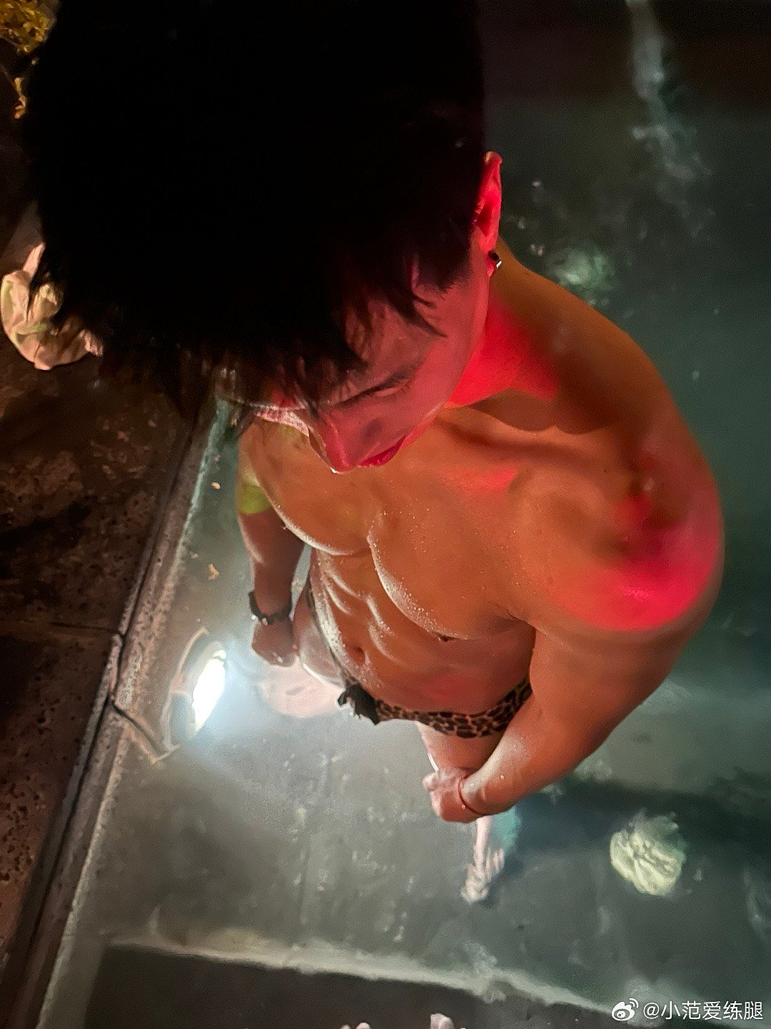 【帅哥】27岁青岛私教,炸裂腹肌鲨鱼肌,这拉丝肌肉隔着屏幕令人血脉偾张!(组图) - 17