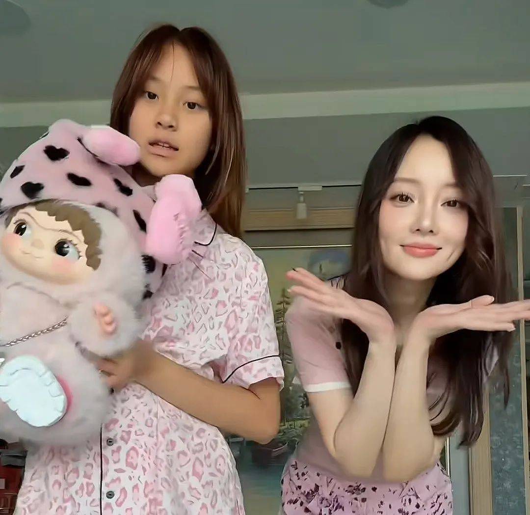 李小璐女儿越来越不对劲,感慨长大没意义,父母一直不干预遭质疑(组图) - 15
