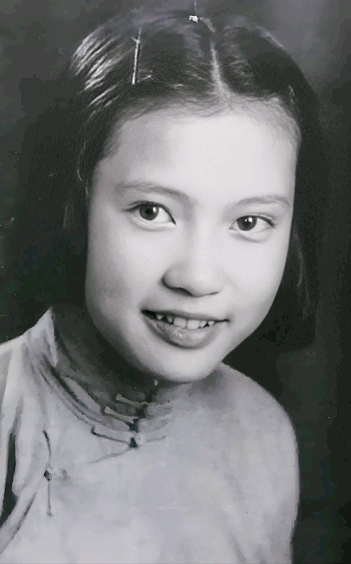秦怡:新婚第3天就遭丈夫陈天国家暴,在防空洞里生女儿差点死去(组图) - 8