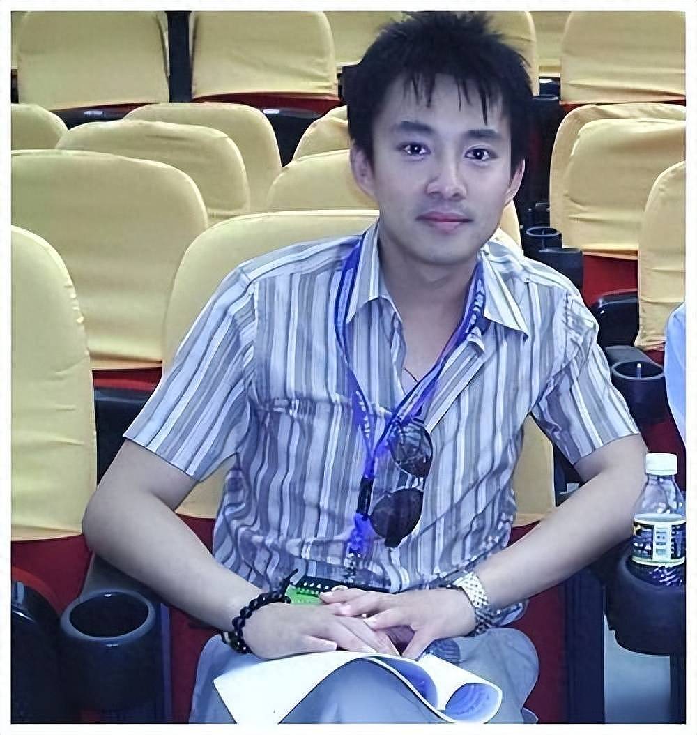 前央视知名主持人亚宁,最红时被迫转型幕后,如今他怎样了(组图) - 1