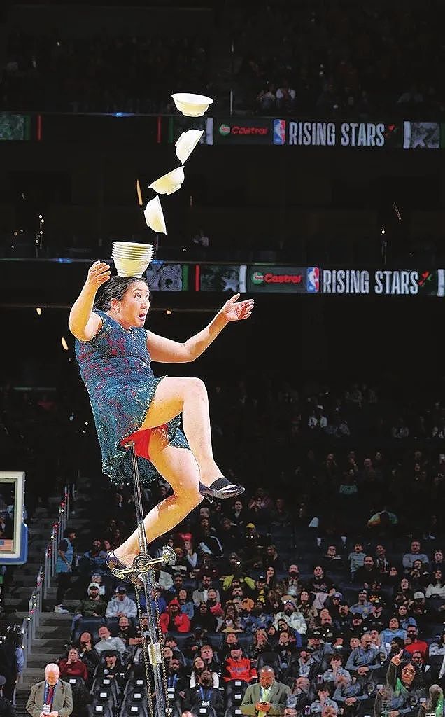 中国杂技大妈表演坠落，效力NBA30年，1分钟$1000（视频/组图） - 8