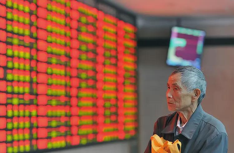 比恒大还多1.14万亿！3.6万亿金融帝国崩塌，15万投资者血本无归（组图） - 9