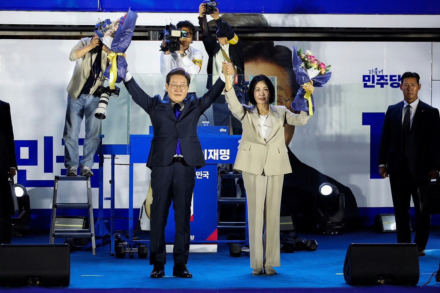 获李在明提名,韩国64岁准法务部长身材超fit,晒身材相大骚肌肉(组图) - 2