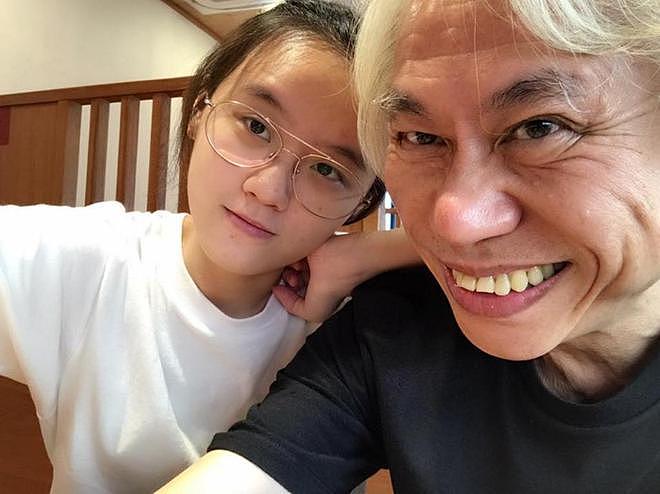 “爷孙恋”李坤城离世2年后，儿子李卓轩怒骂：他把路走死了（组图） - 13