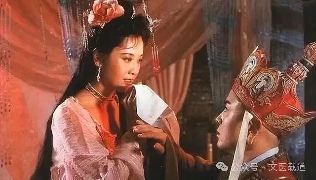 73岁“女儿国国王”朱琳近照曝光：国家一级演员，一生无儿无女，她竟活成这样（组图） - 3