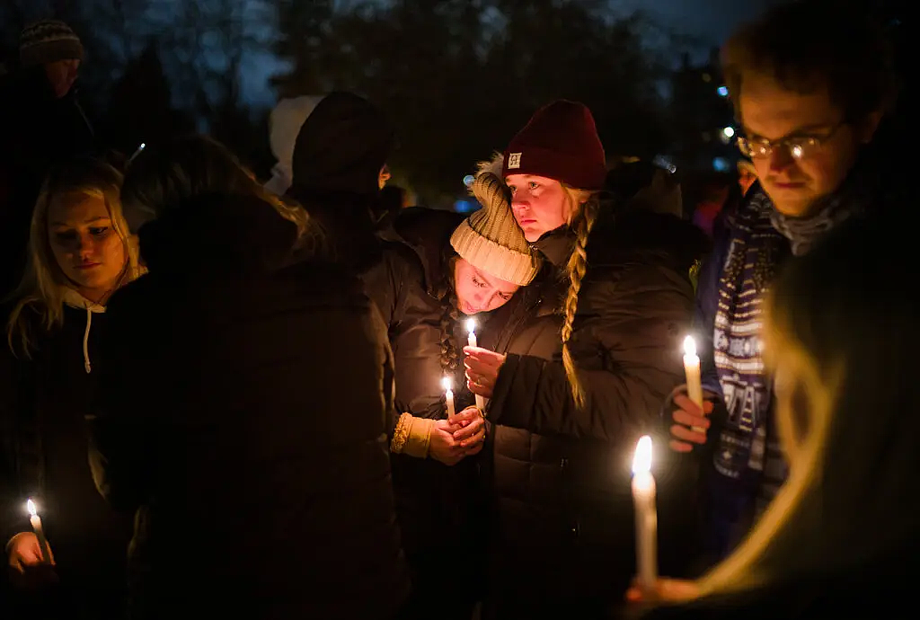 美犯罪学博士刺死4名大学生案宣判！行凶后微笑自拍竟成功逃过死刑，家属暴怒：孩子们死不瞑目（组图） - 27