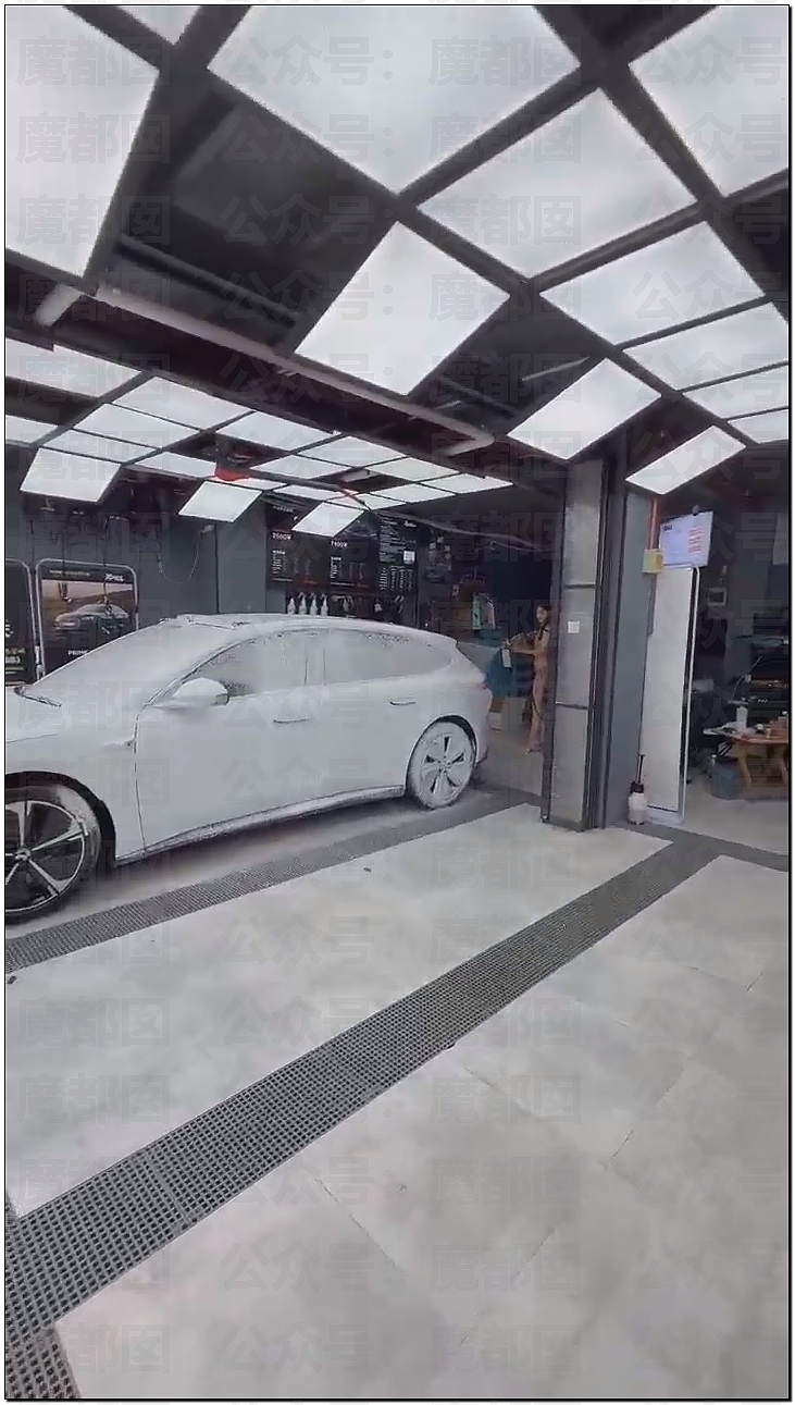 全网热议！洗车行请热辣比基尼美女洗车，店家称是“男人的浪漫”（组图） - 8