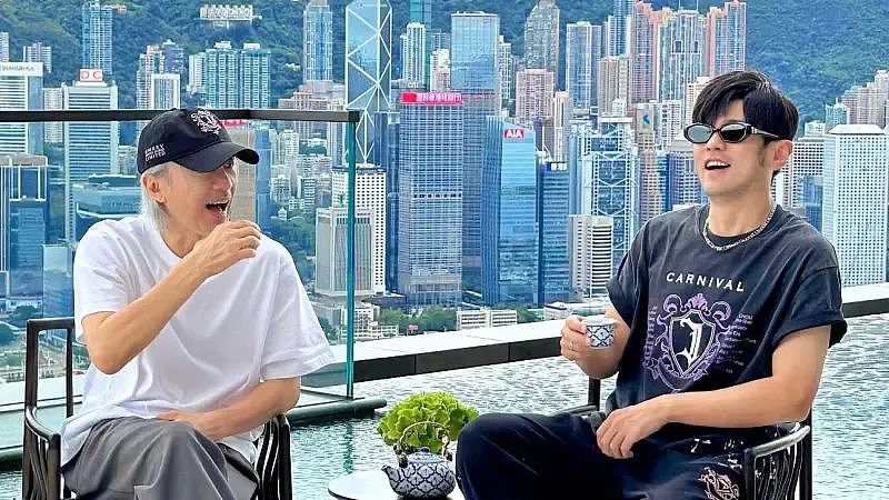 时隔2年！周星驰与周杰伦罕见同框，网友催合作（组图） - 1