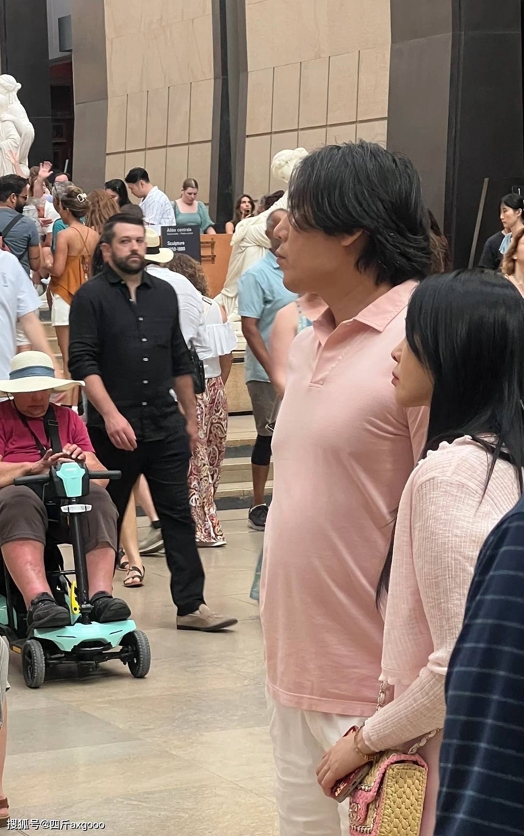 秦昊夫妇生图曝光！男方大腹便便显油腻，伊能静“妈妈臀”太抢镜（组图） - 3