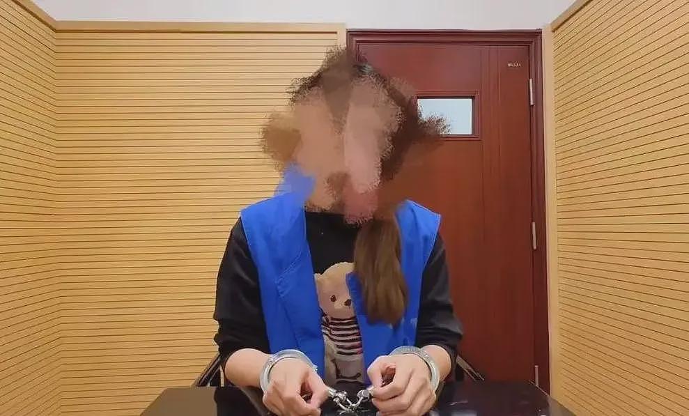 白嫖上瘾了?00后女孩上海2个月白吃白住被抓:买死蟋蟀诬陷宾馆,网购十几套衣服穿完退货,打车投诉司机嫖车费(组图) - 1