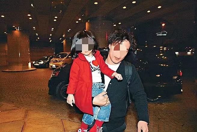 被网暴也要挤破头出道!星二代搞“世袭”,比资本家丑孩子还可怕(组图) - 5