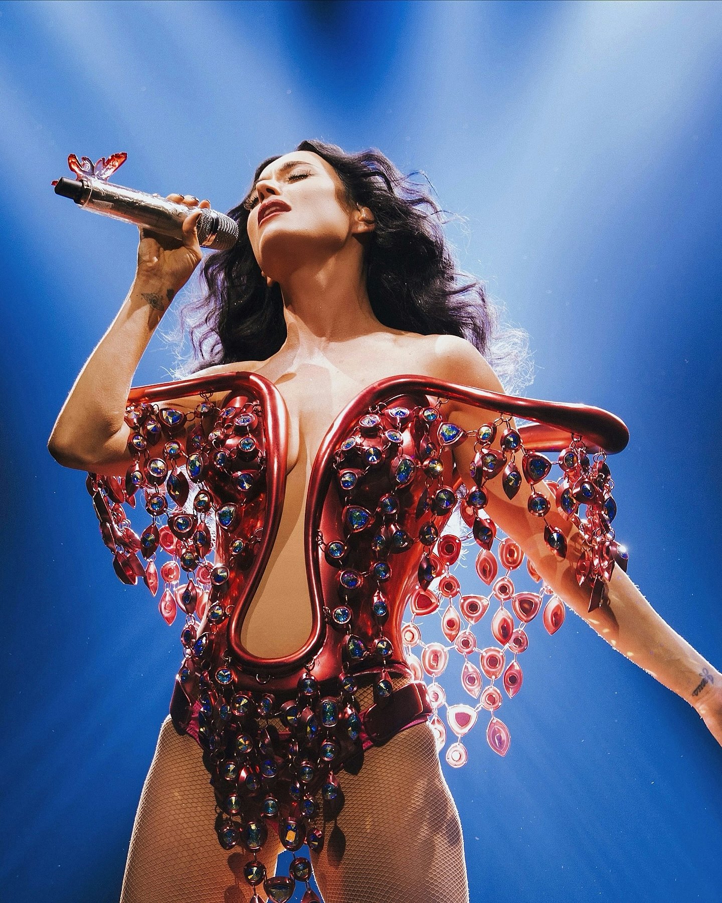 Katy Perry南澳巡唱险遇意外，半空劲歌热舞被困金属球体（组图） - 3