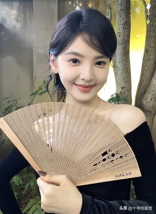 出道多年买不起房，“扶弟魔”章若楠用亲身经历,给女孩们敲响警钟（组图） - 15
