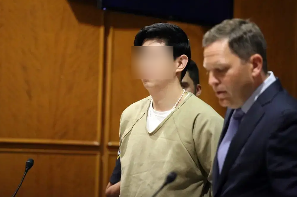 华人医生被女友锤爆！偷拍、迷奸、猥亵病人，受害者名单惊人（组图） - 3