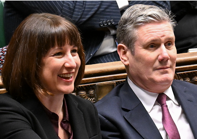 英国大震荡!首相要下台,财政大臣当众崩溃哭泣?他究竟走错了哪步...(组图) - 7