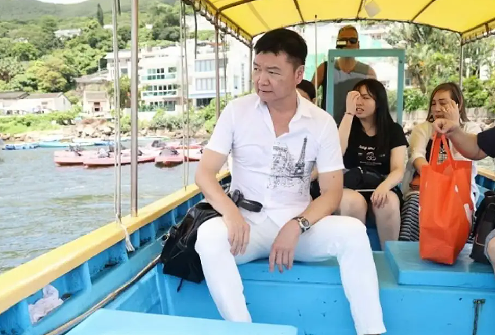 TVB演员为妻子完成海葬,现场突发意外(组图) - 3