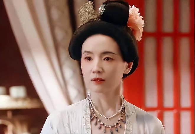 45岁董洁身材好好!和潘粤明离婚13年后, 她亲手将口碑翻盘(组图) - 12