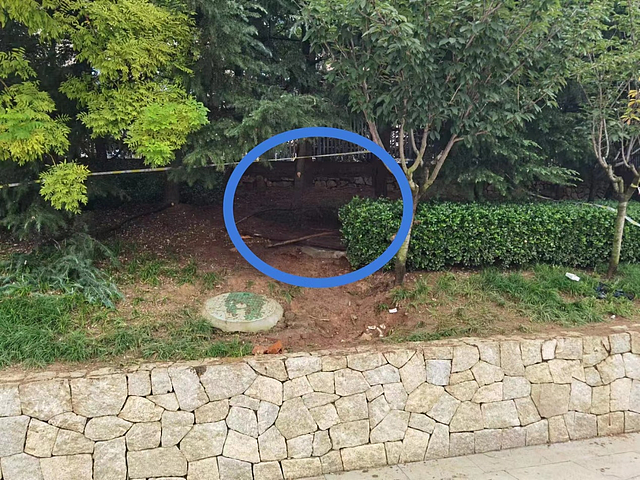 痛心!13岁男孩在小区意外身亡,原因唏嘘!路过这个位置请绕开(组图) - 10