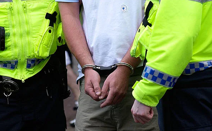 英国大震荡!首相要下台,财政大臣当众崩溃哭泣?他究竟走错了哪步...(组图) - 12