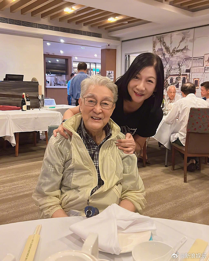 TVB“御用爷爷”周骢去世,享年92岁!曾出演《溏心风暴》《倚天屠龙记》(组图) - 4