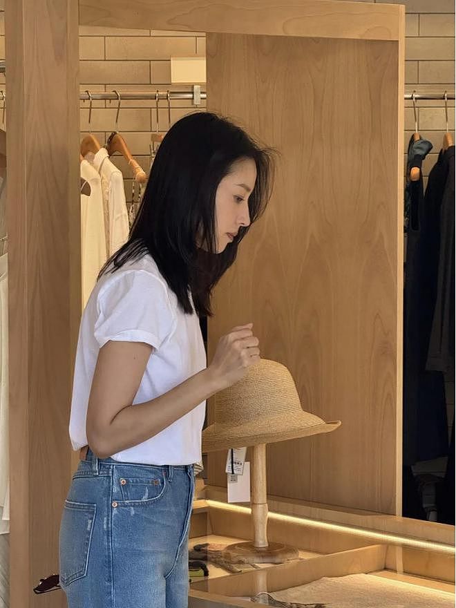 45岁董洁身材好好!和潘粤明离婚13年后, 她亲手将口碑翻盘(组图) - 1