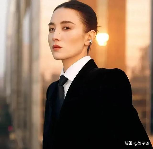 笑死了，宋佳拿白玉兰海清要抑郁了，估计这辈子都无法摆脱阴影了（组图） - 10
