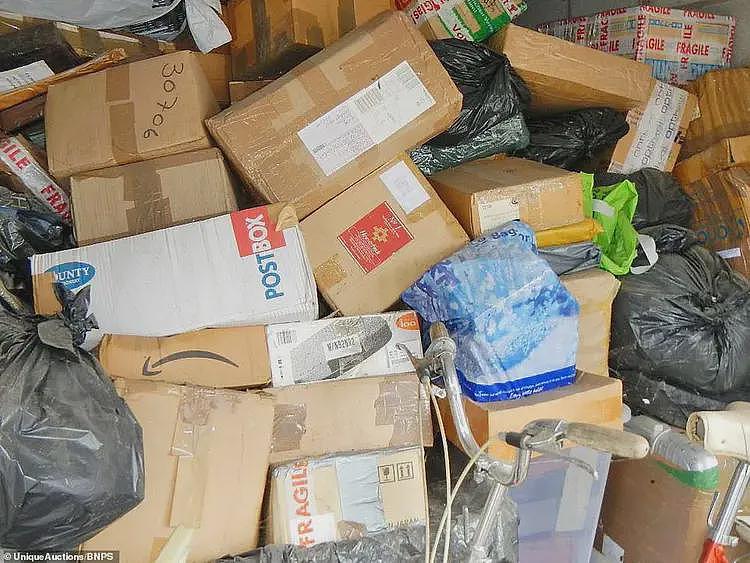 网购18年不拆包裹，去世后家人打开震撼：6万件快递价值3900万（组图） - 8
