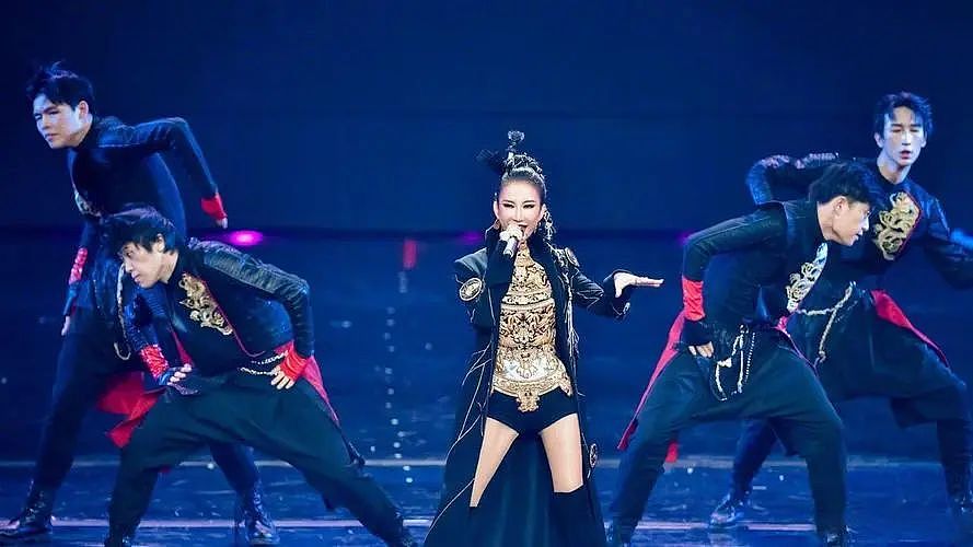 台上热辣似火,台下抑郁成疾:首位登上奥斯卡舞台的华语乐坛天后已离开我们两年了,背后内幕曝光,令人泪目(组图) - 10
