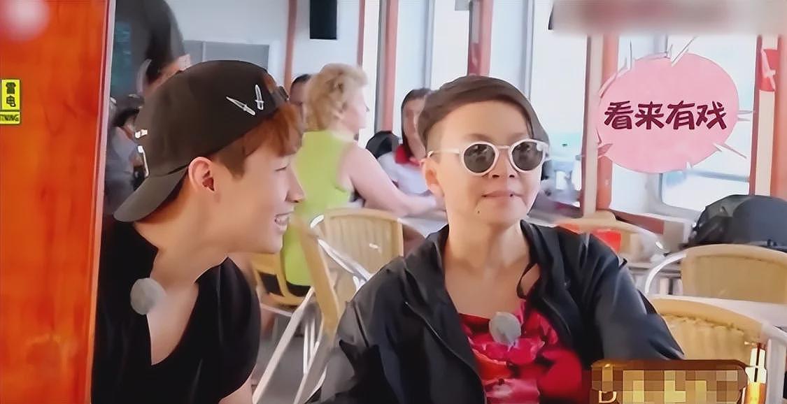 咸猪手、开黄腔！主持人曹可凡“越扒越有”，姜妍不是第一受害者（组图） - 12