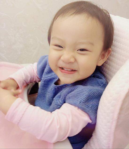 李小璐有二胎了？家中出现婴儿椅和小男孩，疑似删除网友质疑评论（组图） - 11