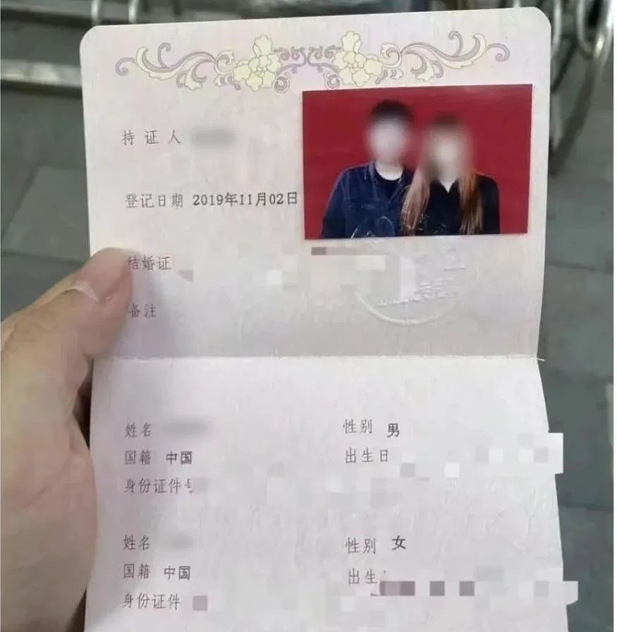家庭主妇背叛年薪40W老公劈腿23岁健身教练，他的颜值和八块腹肌说明一切…（组图） - 1
