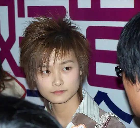 李宇春摊牌!首次揭穿背靠大佬、瘫痪真相,太离谱(组图) - 7