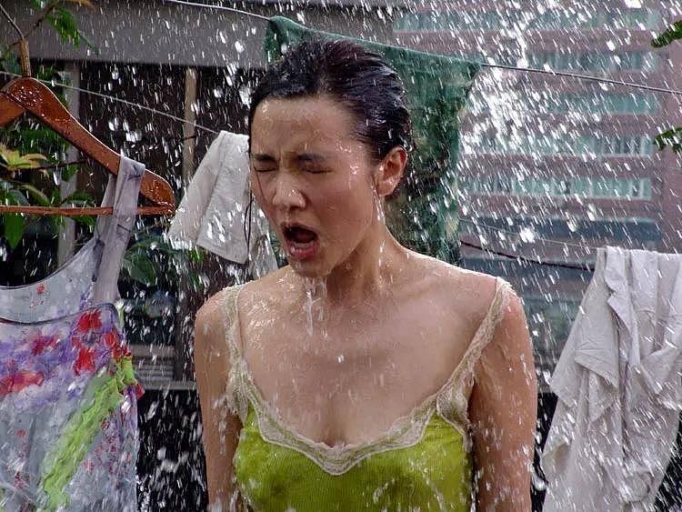 白玉兰再惊艳:宋佳是如何从“土妞”蜕变成松弛感时髦精的?(组图) - 12