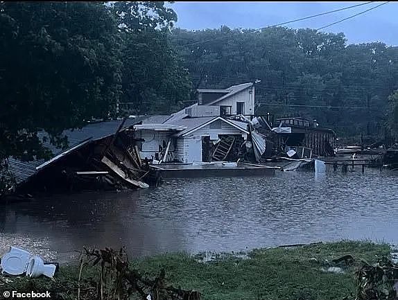 突发灾难，13人死亡！ 恐怖洪水席卷，夏令营惨遭灭顶之灾，23名女童失踪（组图） - 8