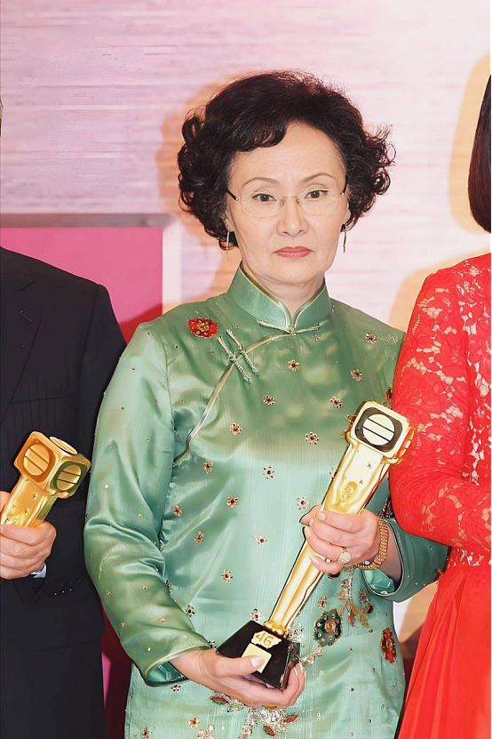 蝴蝶命！TVB老戏骨雪妮离世，丈夫为其轻生，两周内两人相继离世（组图） - 4