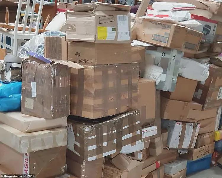 网购18年不拆包裹，去世后家人打开震撼：6万件快递价值3900万（组图） - 13