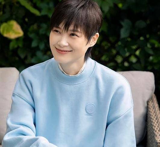 李宇春摊牌!首次揭穿背靠大佬、瘫痪真相,太离谱(组图) - 28