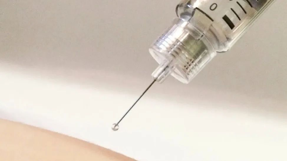 男子腰痛不止，往胳膊上注射自己精液，每天3管，什么脑回路？（组图） - 4