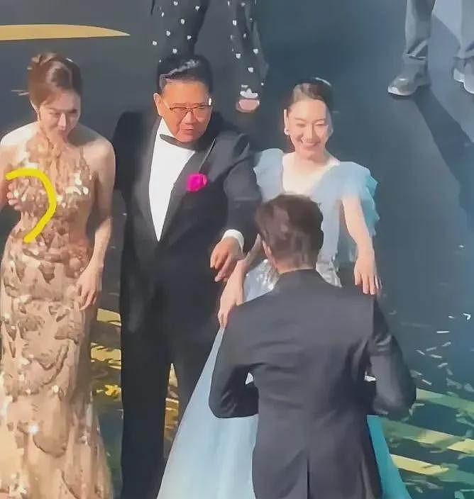 咸猪手、开黄腔！主持人曹可凡“越扒越有”，姜妍不是第一受害者（组图） - 7