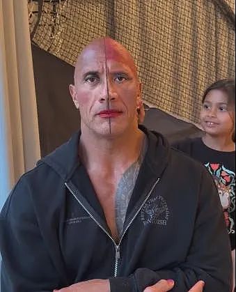 巨石强森实力养娃！浑身肌肉被女儿各种化妆：还能咋滴，宠着吧...（组图） - 6