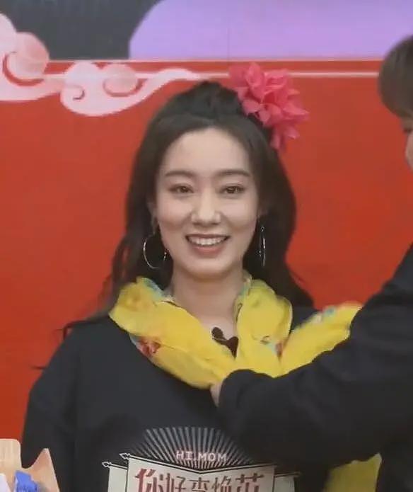 狗仔疑曝张小斐爆红内幕：贾玲不遗余力捧10年，两人暧昧细节曝光（组图） - 17