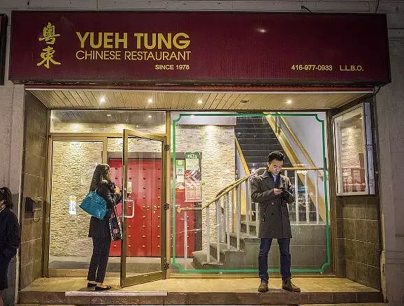 40年中餐馆差点倒闭!2名华人二代老板自爆艰苦历程:继承父母生意太难了(组图) - 1
