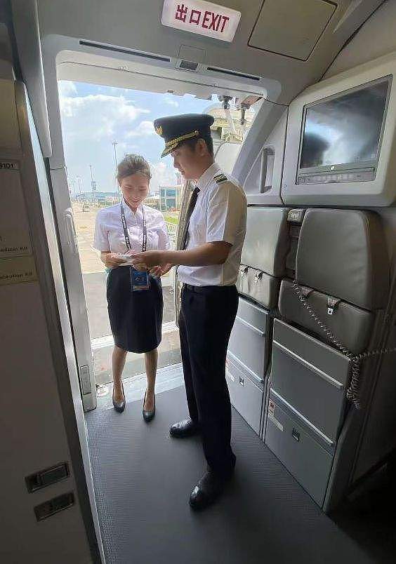 南航坠楼机长妻子发长文讲述事件经过,讨要真相!怀疑丈夫是被人推下楼(组图) - 9