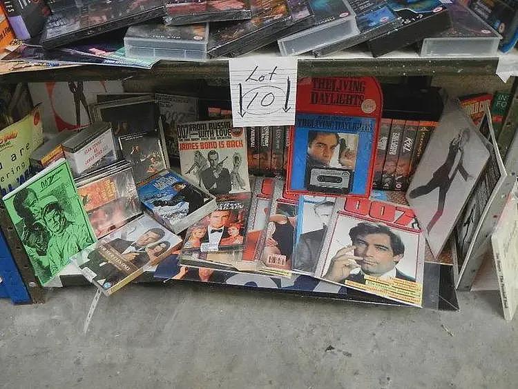 网购18年不拆包裹，去世后家人打开震撼：6万件快递价值3900万（组图） - 27