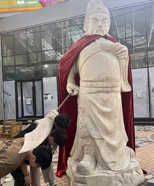 【爆笑】爱马仕出了个550的新品?被网友吐槽上热搜?网友夺笋:我唯一买的起的爱马仕!(组图) - 54