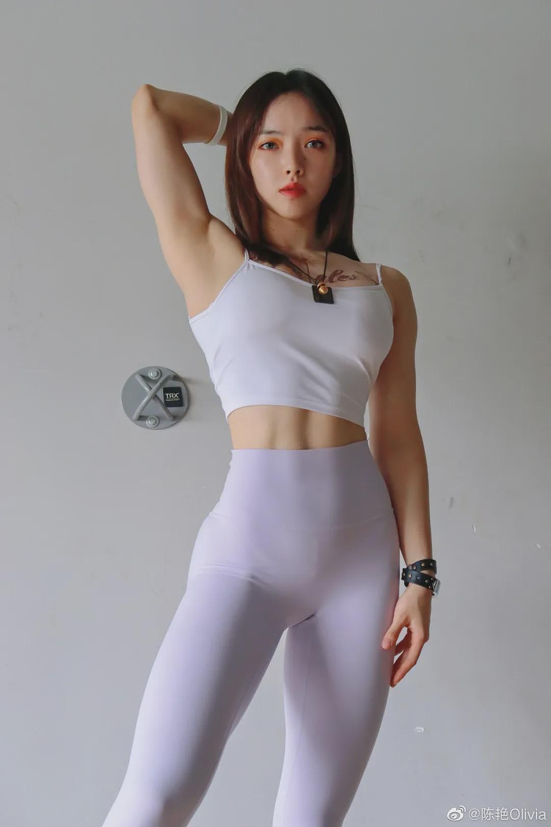 【美女】国产辣妈胸前刺青,到底有多性感?(组图) - 13