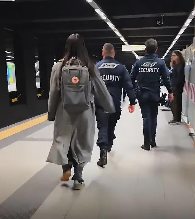 意大利小偷狂抢中国旅游团,报警后当地警察称管不了(视频/组图) - 17
