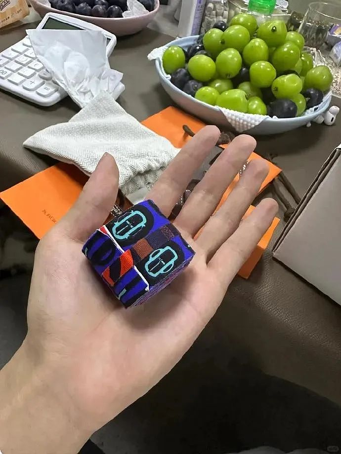 【爆笑】爱马仕出了个550的新品?被网友吐槽上热搜?网友夺笋:我唯一买的起的爱马仕!(组图) - 2
